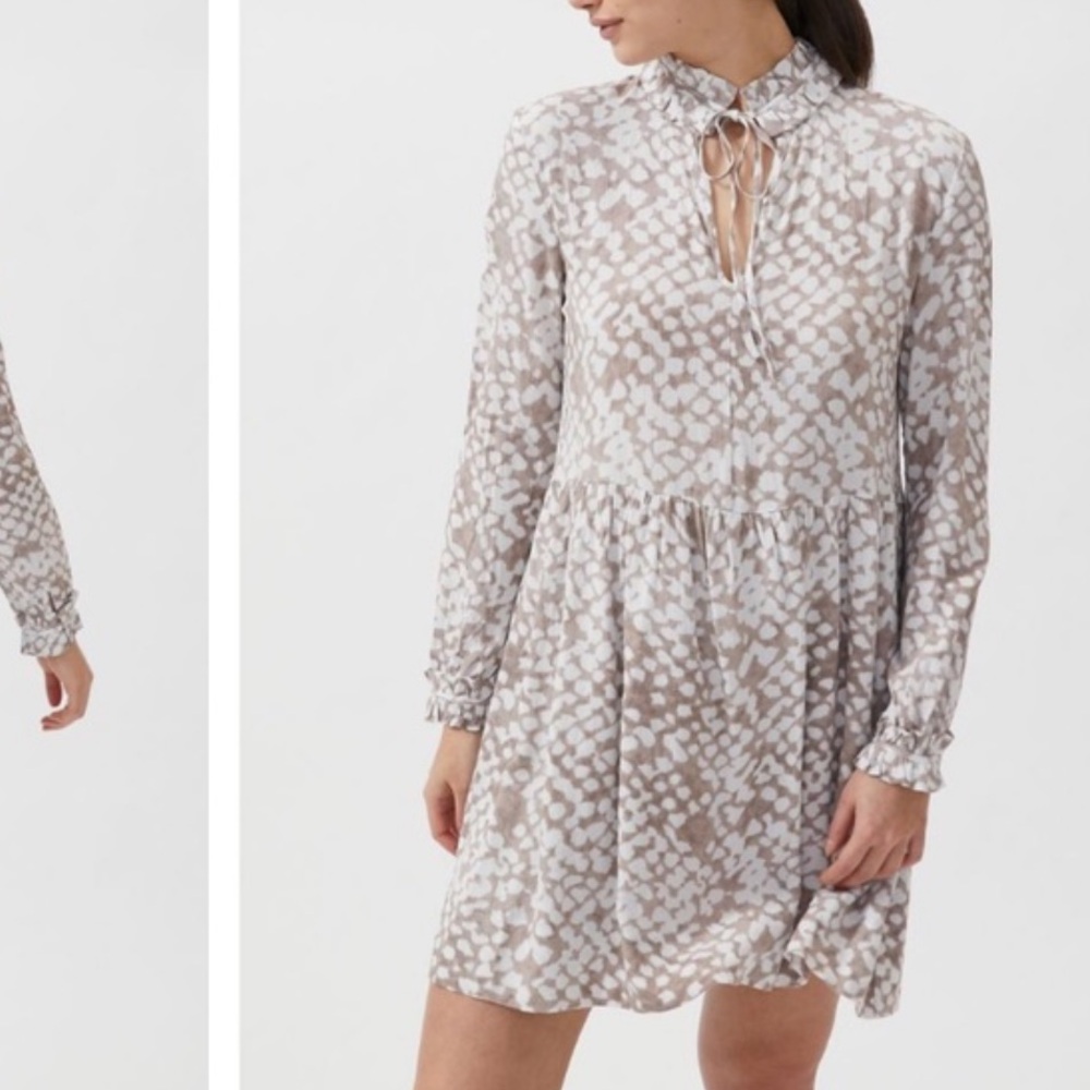 🧄 Dress Forum V-Neck Waisted Mini Dress